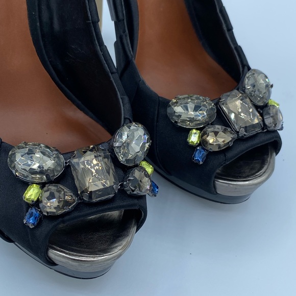 BCBG "LAURYN" BLACK SATIN PLEATED PEEP TOE PU - Picture 9 of 16